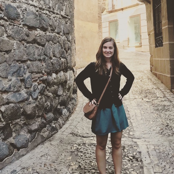 Meet your Posher, Caty - Picture 1 of 1